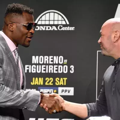 Francis Ngannou et Dana White lors de l'UFC 270. 