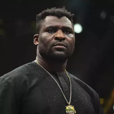 Francis Ngannou le 23 août 2024 lors de la promotion de son combat face à Renan Ferreira. 