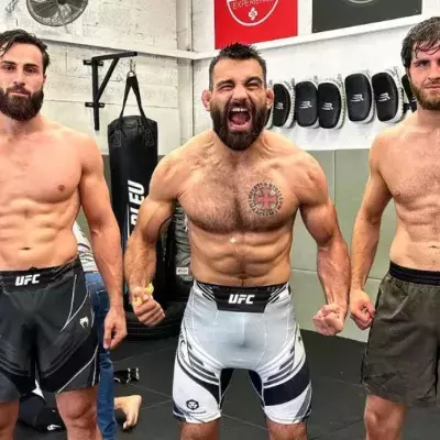 IbraTV s'entraine avec Benoit Saint-Denis et Mathieu Letho Duclos sous les ordres de Daniel Woirin. 
