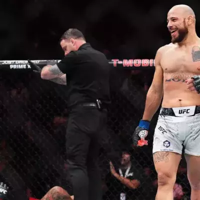 Jean Silva dans la cage de l'UFC