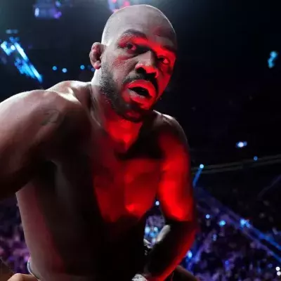 Jon Jones après sa victoire face à Ciryl Gane lors de l'UFC 285. 