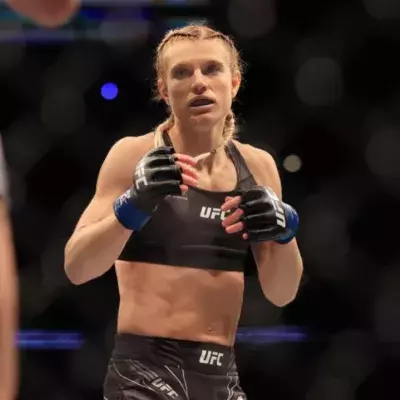 Manon Fiorot dans la cage de l'UFC