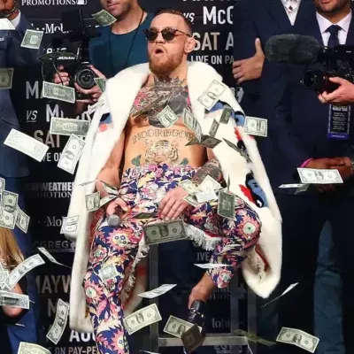 McGregor à la conférence de presse du combat contre Mayweather