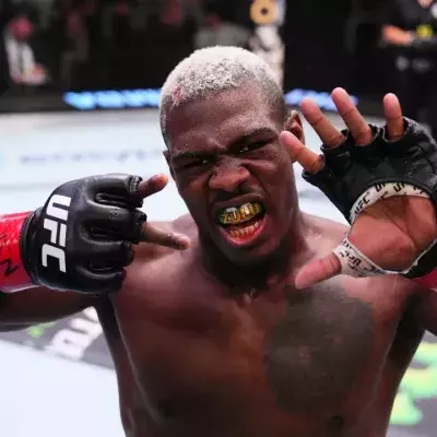 Oki Bolaji lors de son premier combat à l'UFC.