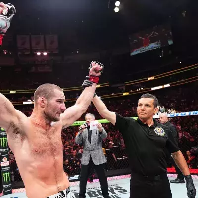 Sean Strickland est déclaré vainqueur face à Paulo Costa le 2 juin 2024.