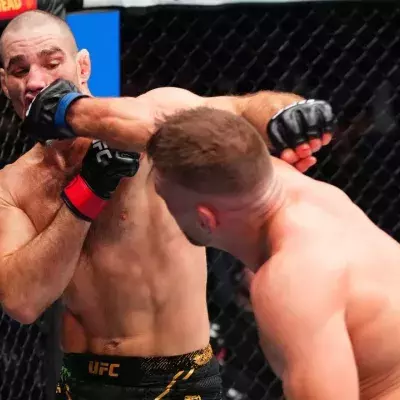 Sean Strickland a perdu sa ceinture face à Dricus du Plessis lors de l'UFC 297. 