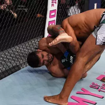 UFC 262 : Jacare Souza se fait briser le bras par Andre Muniz