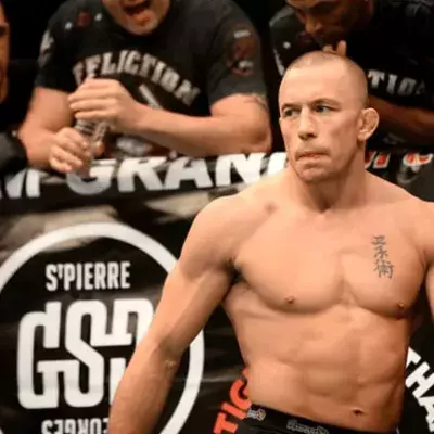 Un combattant de l'UFC raconte le jour où il a croisé la brute qui le martyrisait à l'école