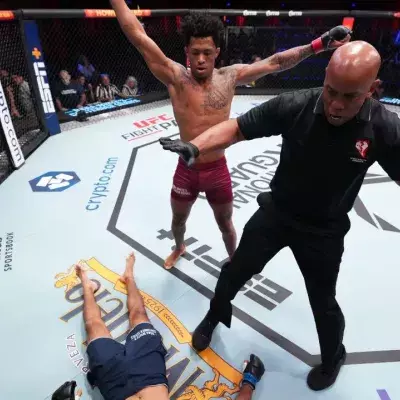 Vinicius Oliveira a mis KO Victor Madrigal dès le 1er round aux Dana White's Contender Series. 