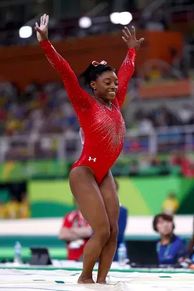 3. Simone Biles - Gymnastique 