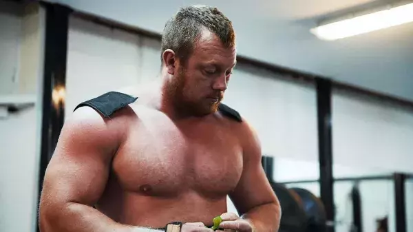 Adam Bishop - 1m91/138kg - Anglais