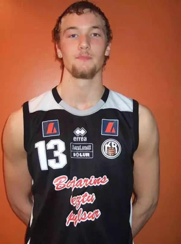 Hafþór Júlíus Björnsson lors de ses années Basket-Ball