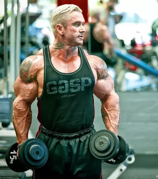 8- Lee Priest