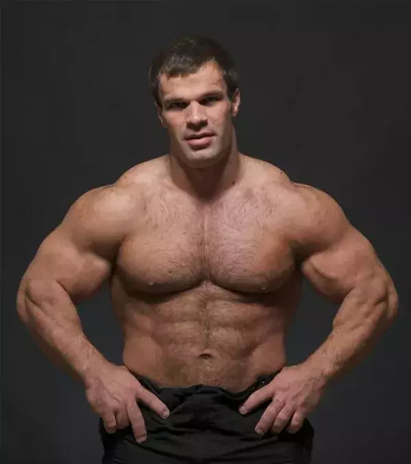 Denis Cyplenkov est considéré comme étant le Hulkrainien.