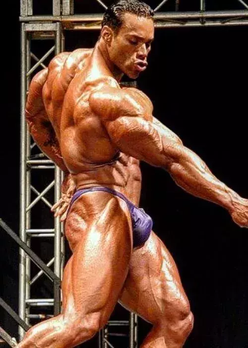 Kevin Levrone avec des milliers de muscles en plus