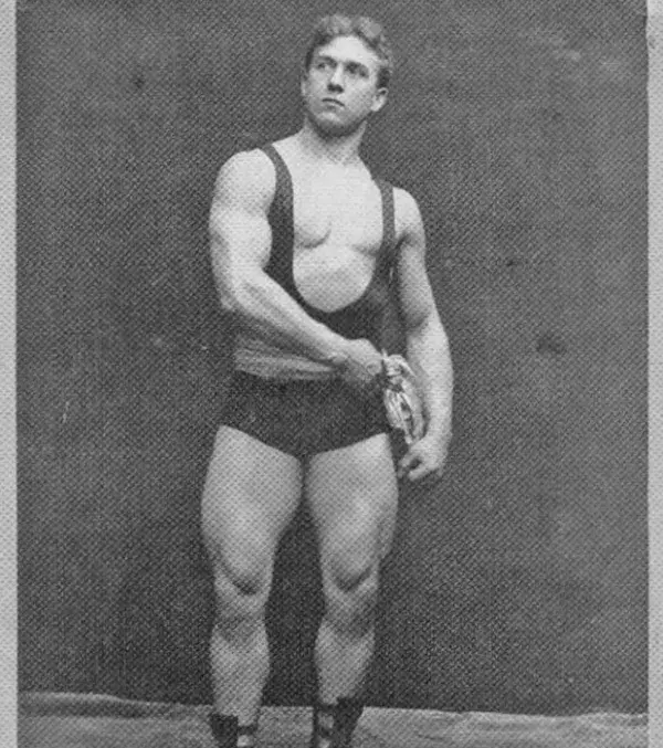 Lionel Strongfort, connu pour être l'inventeur de "L'Homme pont", 1897