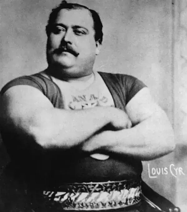 Louis Cyr, franco-canadien, il était connu pour avoir soulevé 227kg avec un seul doigt, 1900