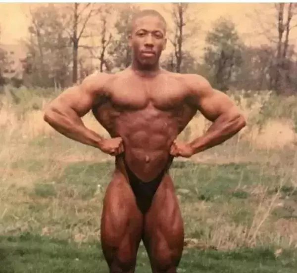Shawn Rhoden un peu moins "musclé"