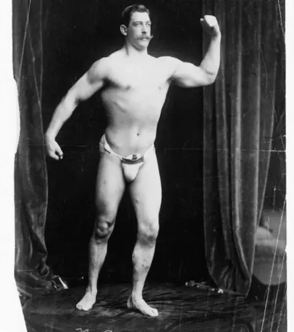 Un Strongman photographié au Circa, 1901