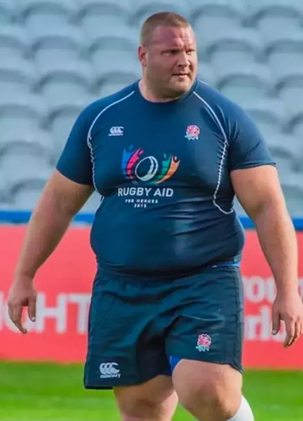 Terry Hollands lorsqu'il était joueur de Rugby. Puissant mais en mauvaise condition physique