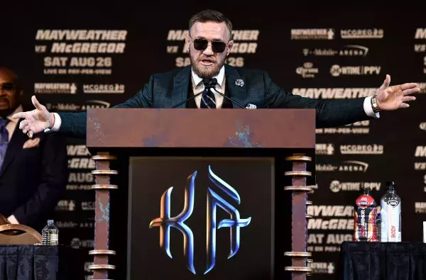 Conor McGregor vs Floyd Mayweather 