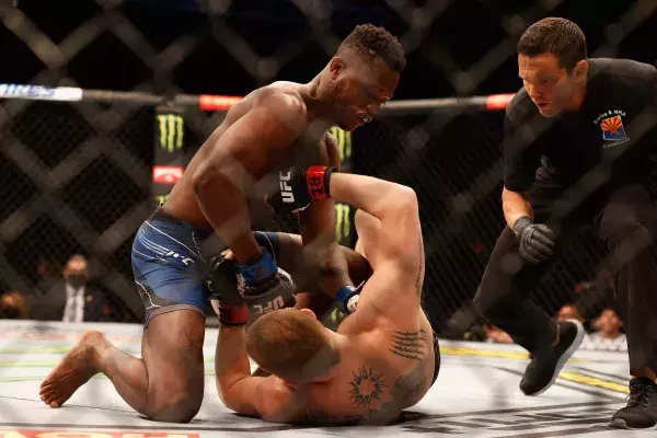 Terrance McKinney vs Matt Frevola : 7 secondes 