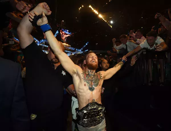 UFC 189 : Conor McGregor vs Chad Mendes