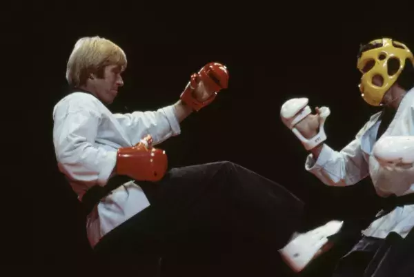 Chuck Norris a un tournoi international de karaté en 1973