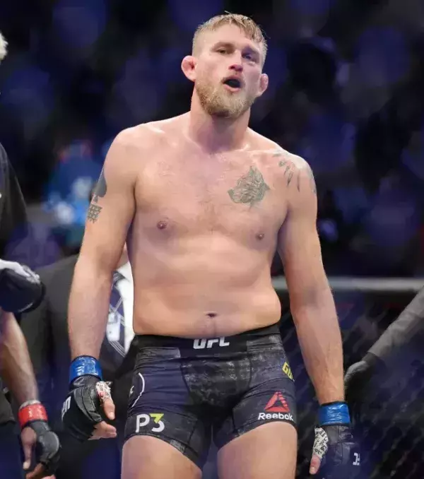 ... Alexander Gustafsson, moins sculpté dans le roc mais plus puissant et plus lourd. Il y a encore une dernière évolution !